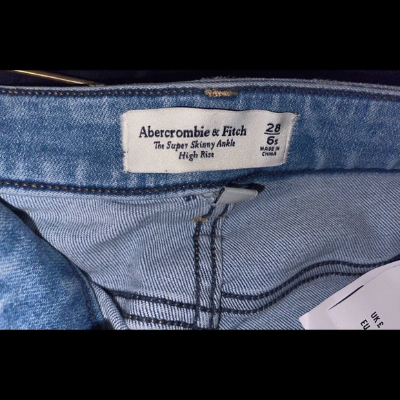 Abercrombie and Fitch Super Skinny Jeans - Picture 4 of 5